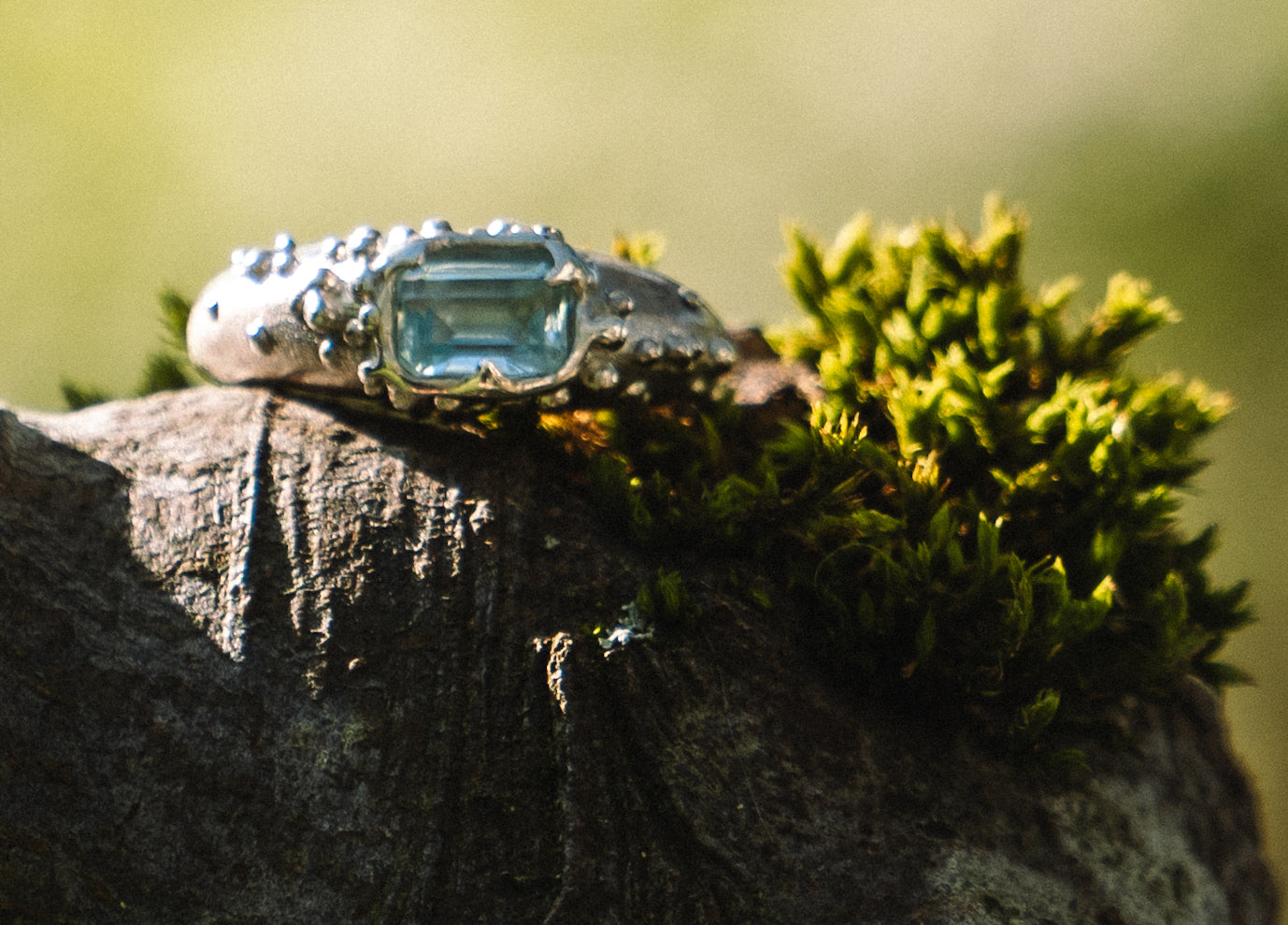 Siren Universe Ring with blue topaz