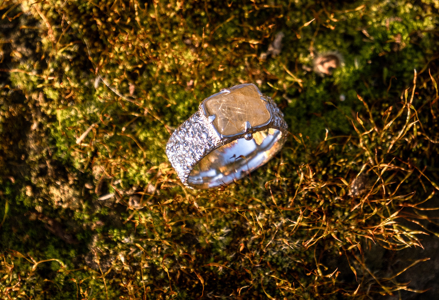 Statement Ring 935 Silver with rutilated quartz