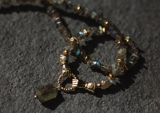 Mystic Hands Choker